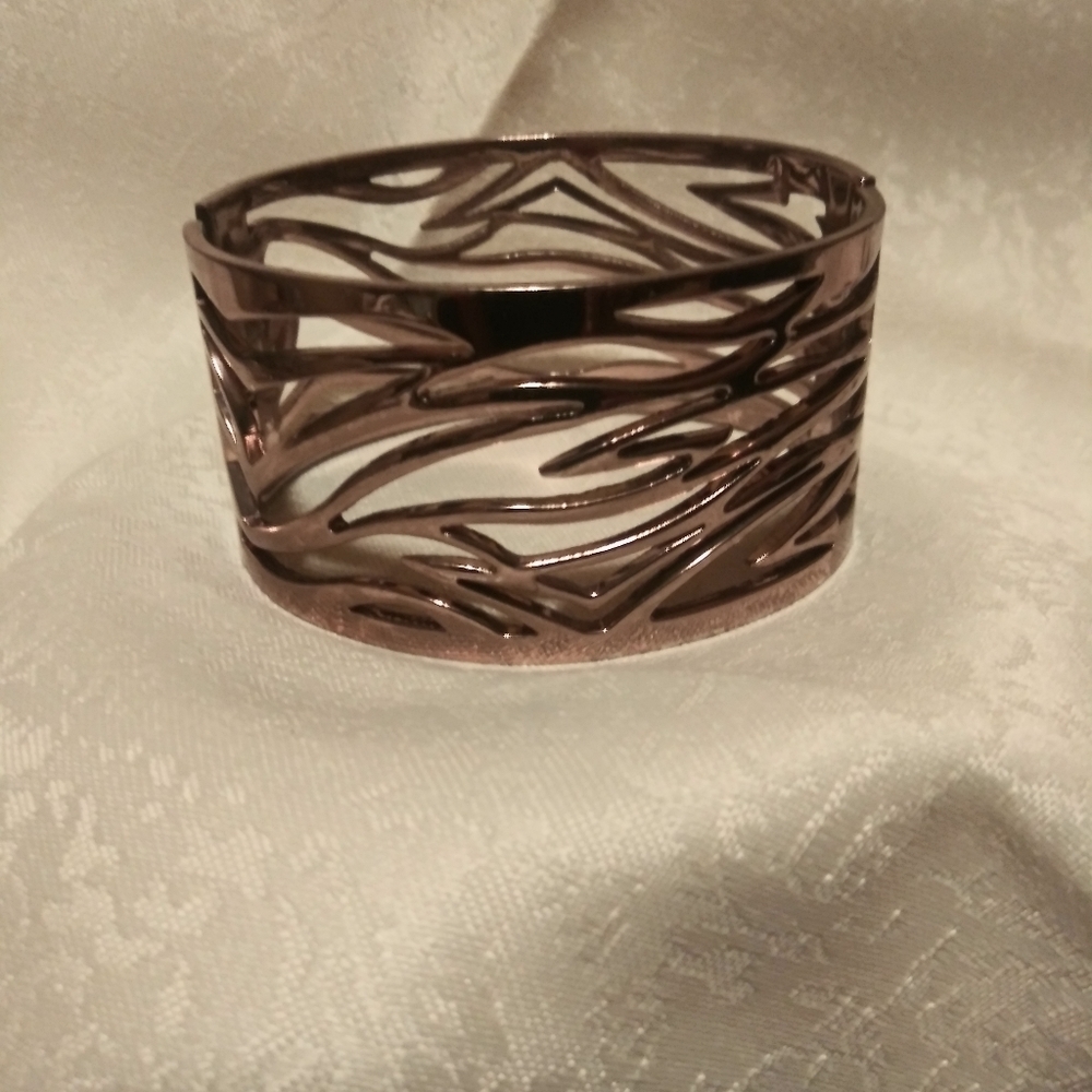 Rose Bronze Wrist Cuff - Picture 2 of 4